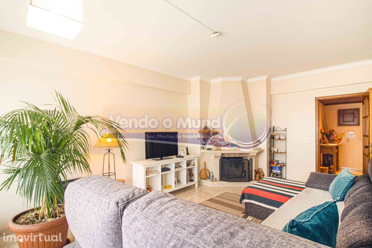 Apartamento T3 na Linha de Sintra (LXSIN023) - Grande imagem: 2/35