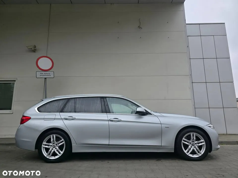 BMW Seria 3 330d Touring xDrive Luxury Line - 5