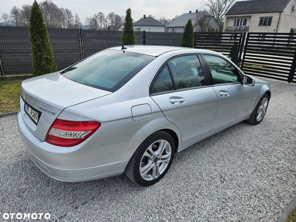 Mercedes-Benz Klasa C 180 K BlueEff Elegance - 28