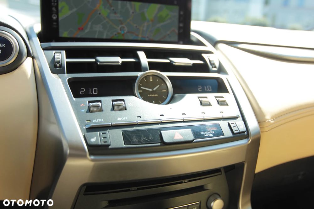 Lexus NX 300h Comfort AWD - 12