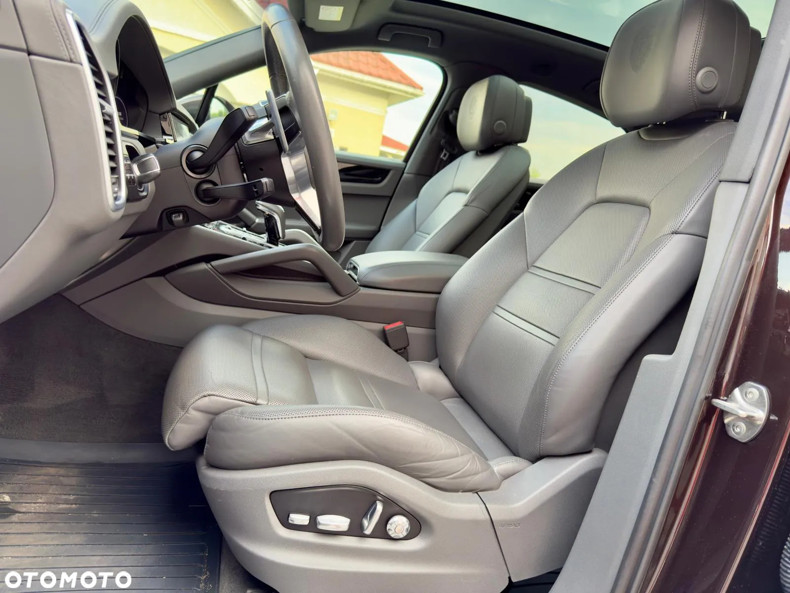 Porsche Cayenne Coupe - 21