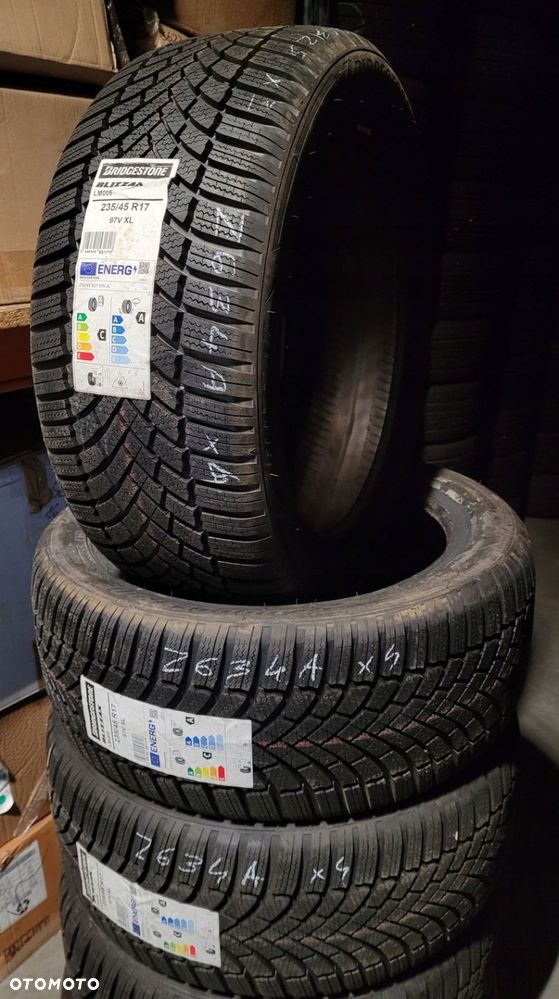 4x Bridgestone Blizzak LM005 235/45R17 97V XL Z634A - 4