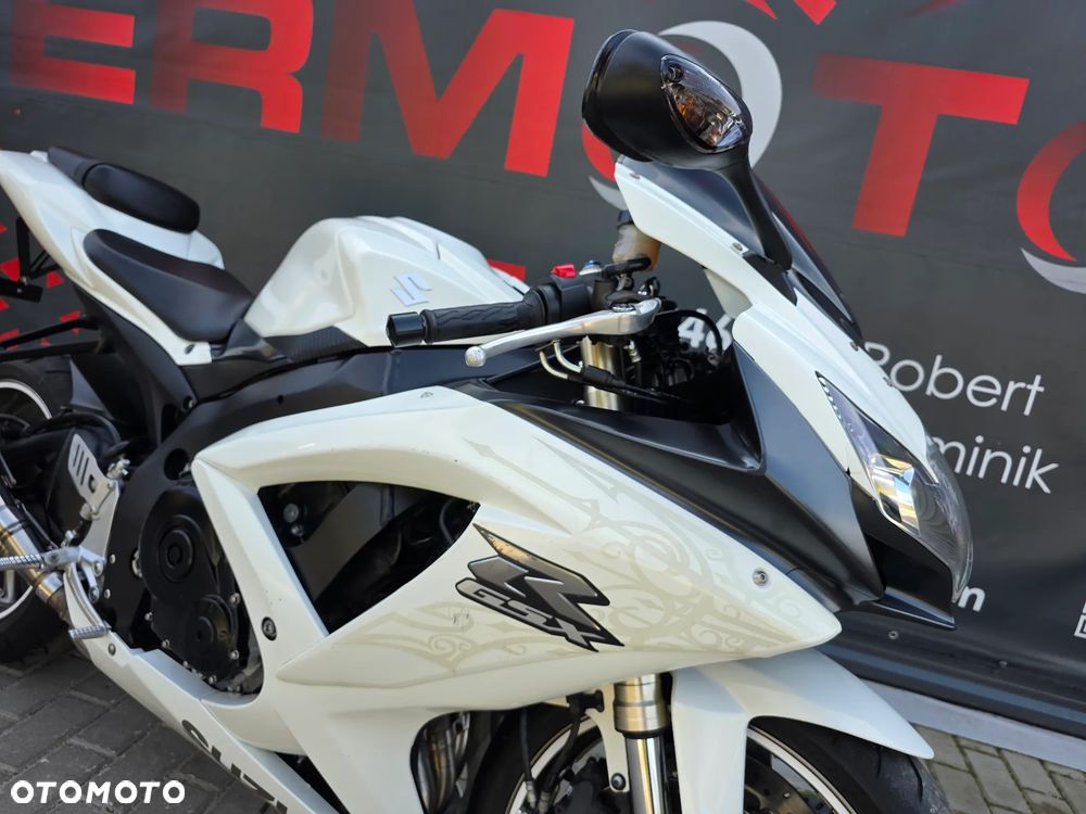 Suzuki GSX-R - 25