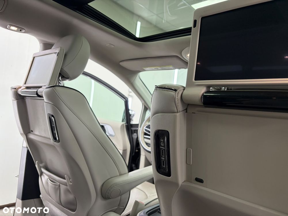 Chrysler Pacifica - 23