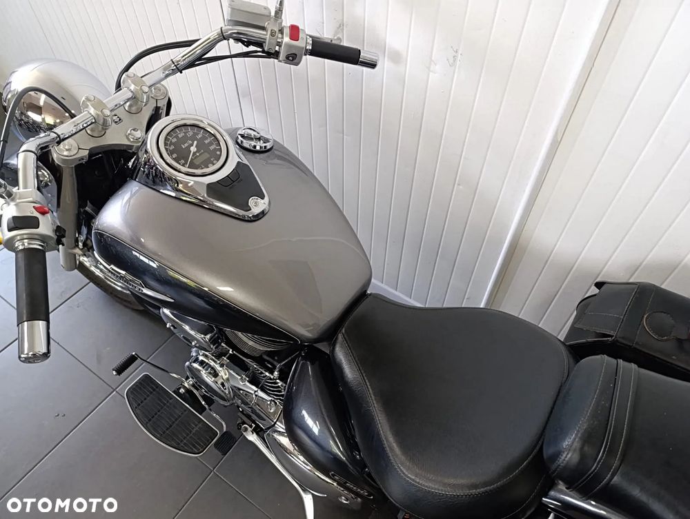 Suzuki VL 800 Volusia - Boulevard C50 - 11