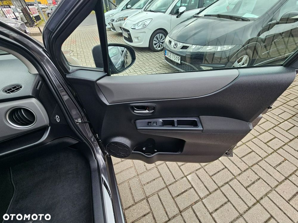 Toyota Yaris - 25