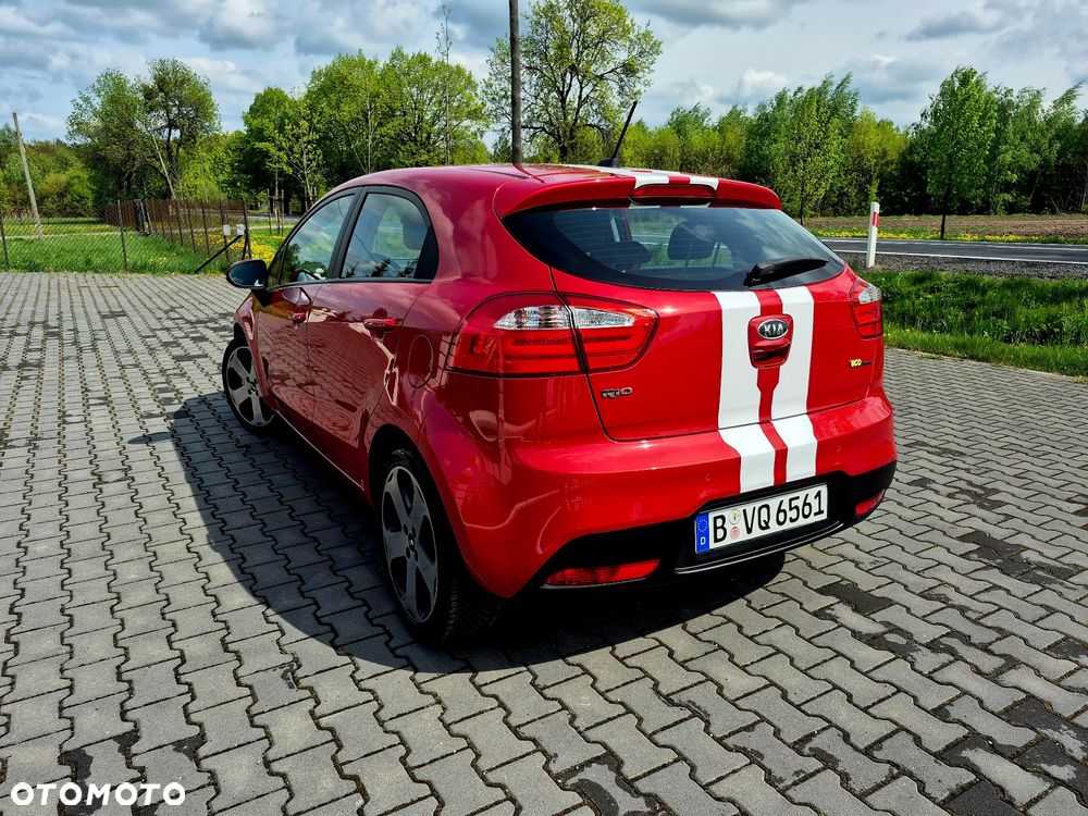 Kia Rio 1.4 Fifa World Cup Edition - 4