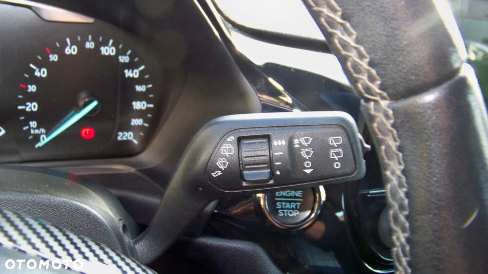 Ford Fiesta 1.1 S&S TITANIUM - 23