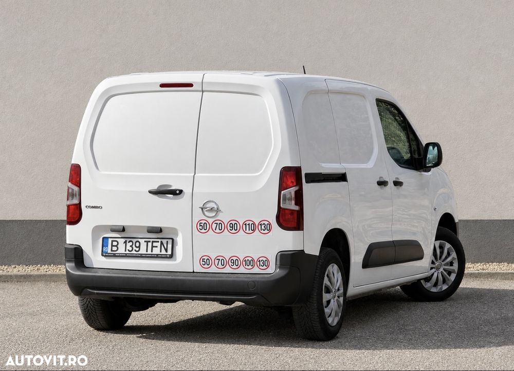 Opel Combo 2022 photo 2