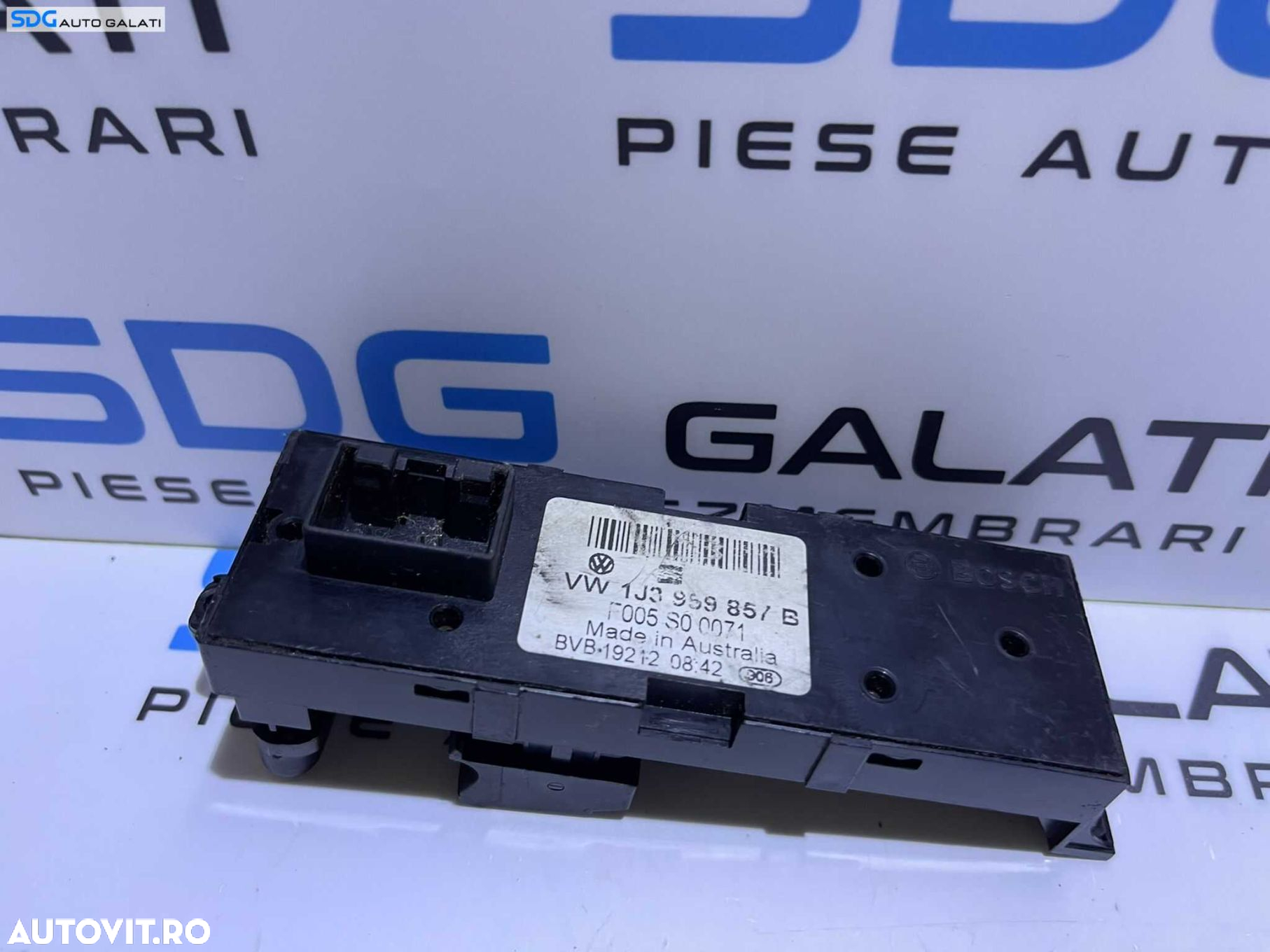 Panou Consola Buton Butoane Geamuri Blocare Deblocare Usi Portiere Seat Leon 1M 1999 - 2006 Cod 1J3959857B - 2
