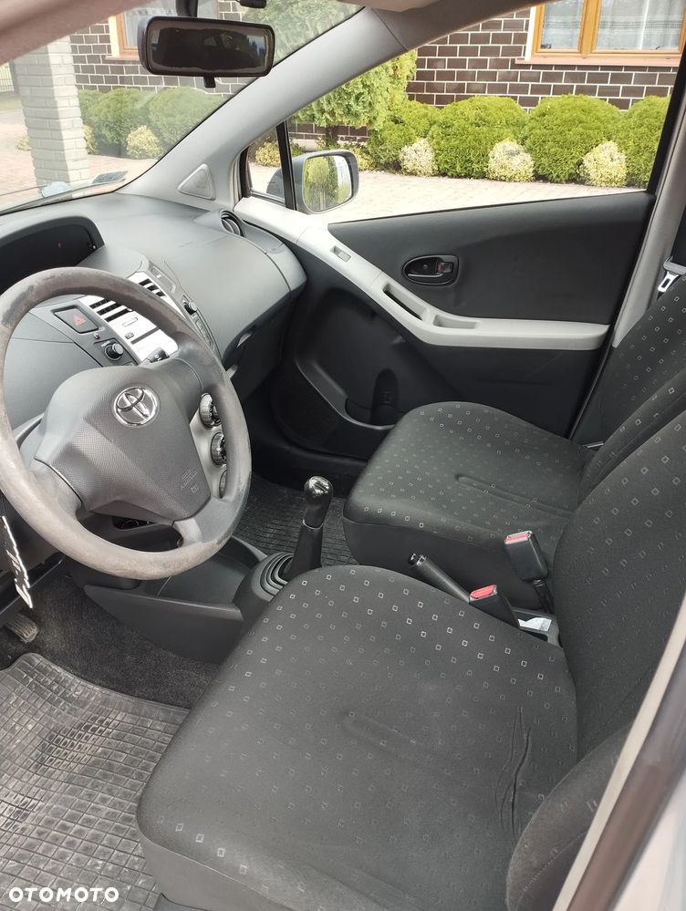 Toyota Yaris - 9