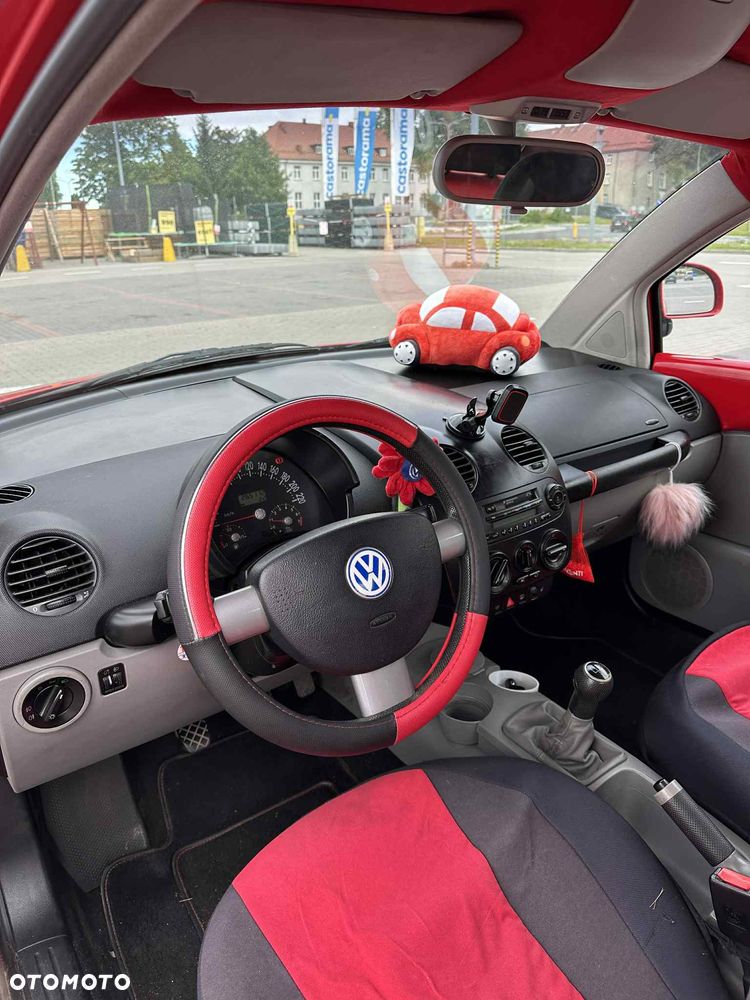 Volkswagen New Beetle - 5