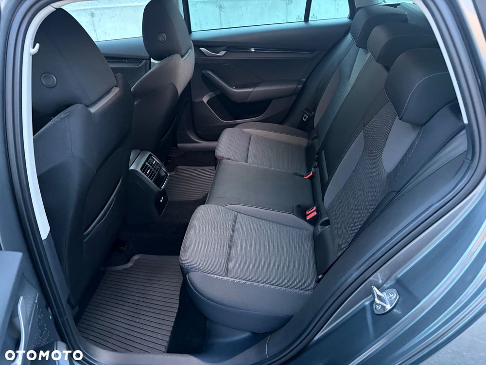 Skoda Octavia 2.0 TDI Selection DSG - 12