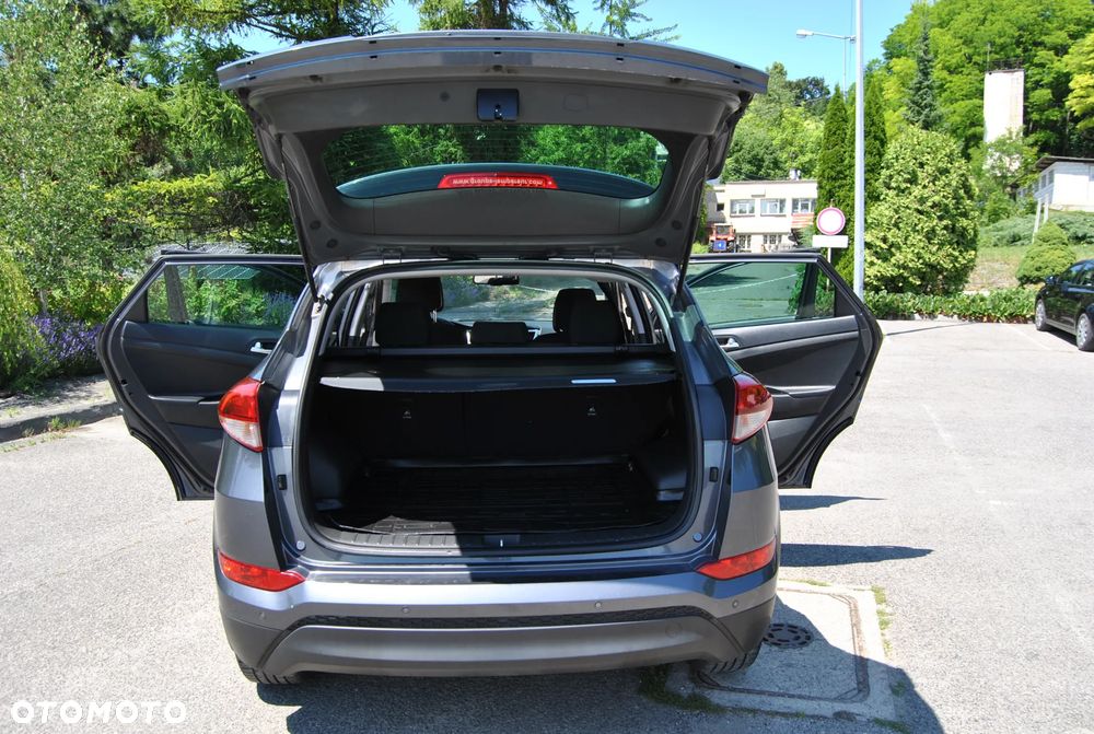 Hyundai Tucson 1.7 CRDI BlueDrive Style 2WD - 15