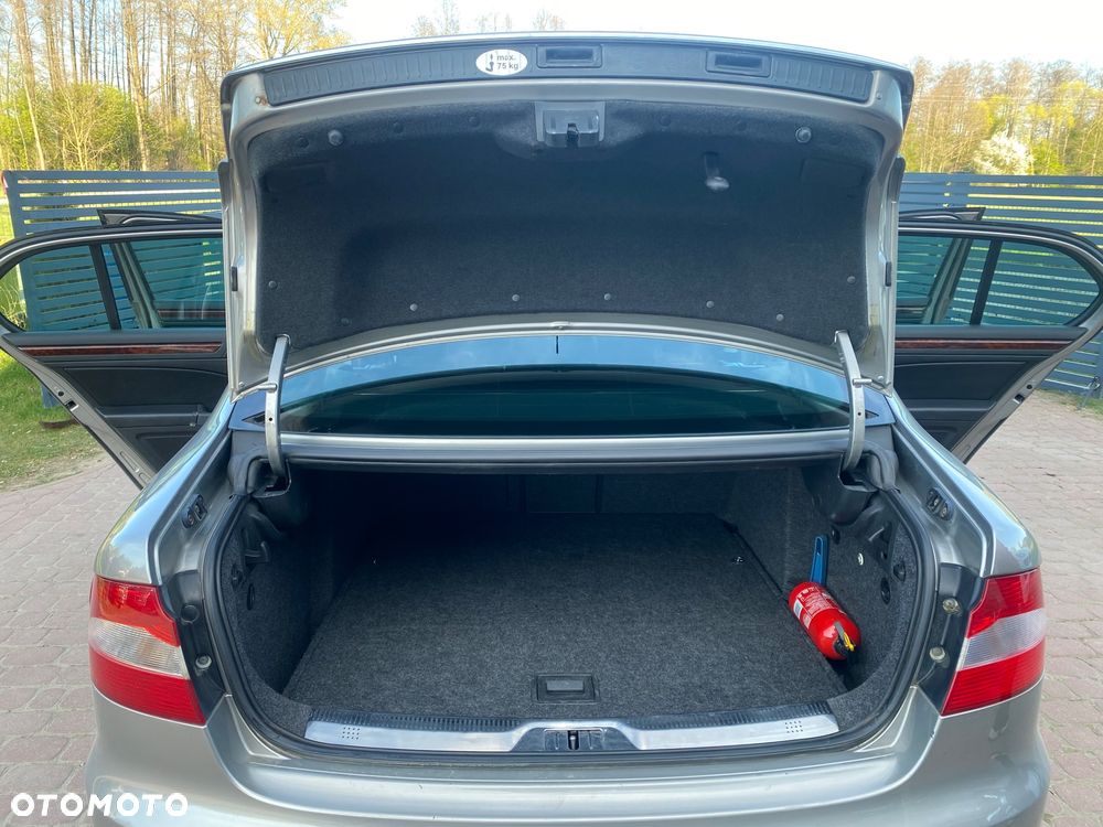 Skoda Superb 1.8 TSI FAMILY - 24