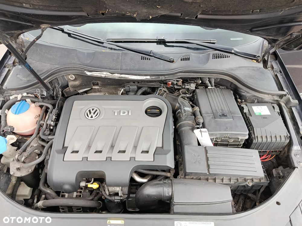 Volkswagen Passat - 16