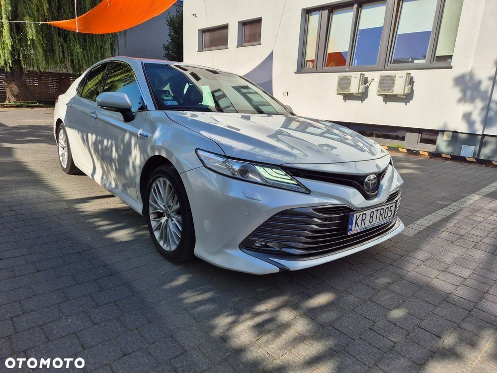 Toyota Camry 2.5 Hybrid Executive CVT - 2