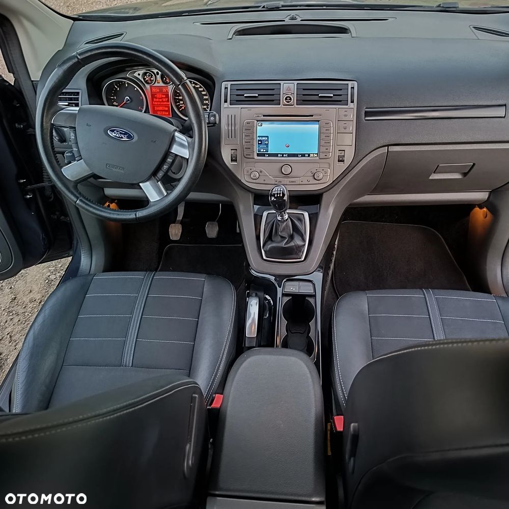 Ford Kuga 2.0 TDCi 2x4 Titanium - 30