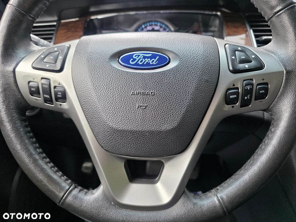 Ford Taurus - 21