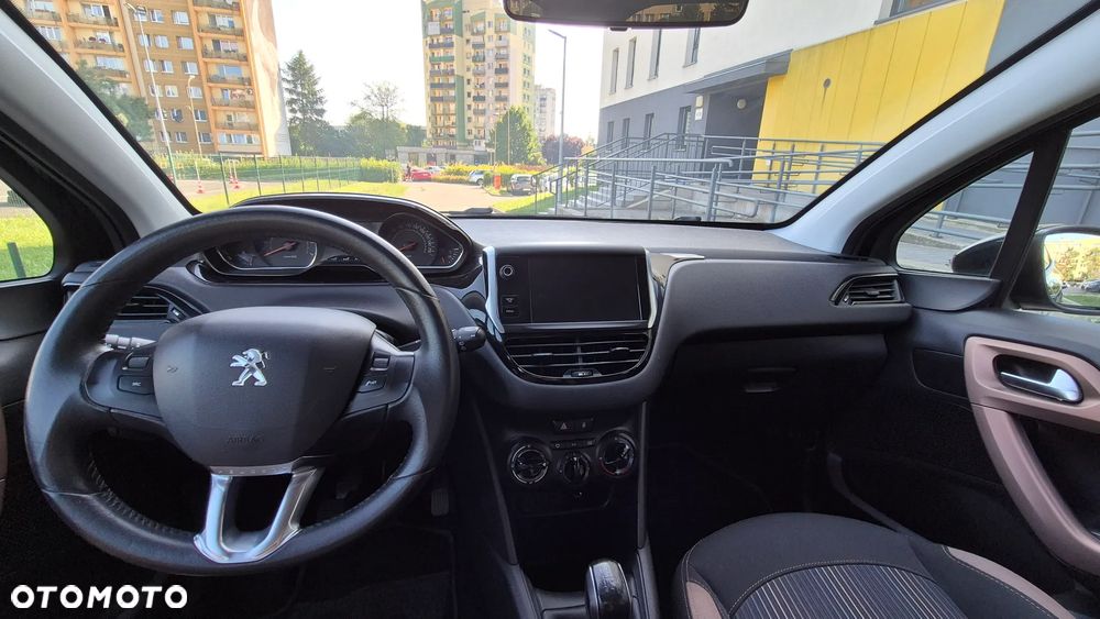 Peugeot 208 1.2 PureTech Style - 10