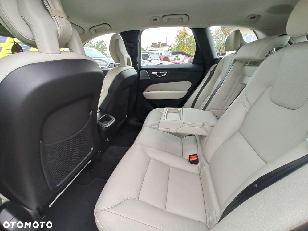 Volvo XC 60 - 8