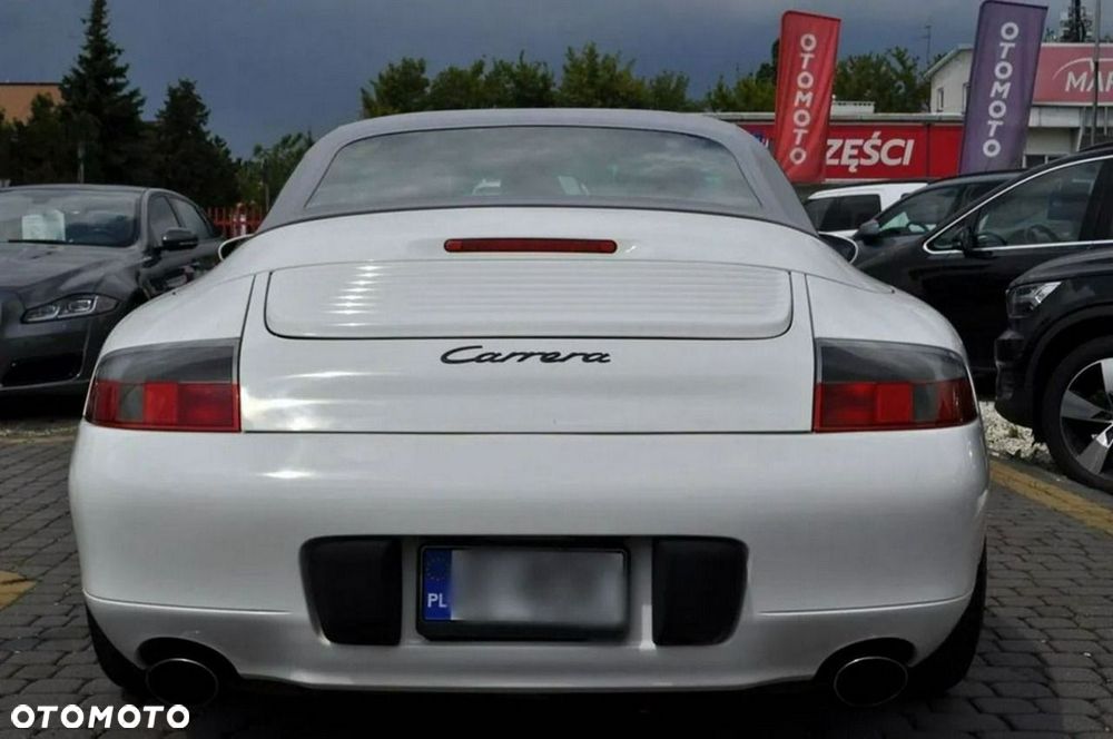 Porsche 911 Carrera - 12