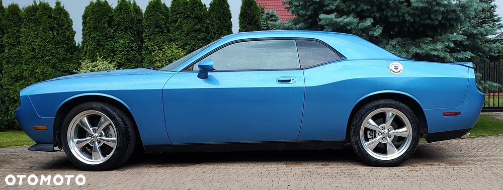 Dodge Challenger - 1
