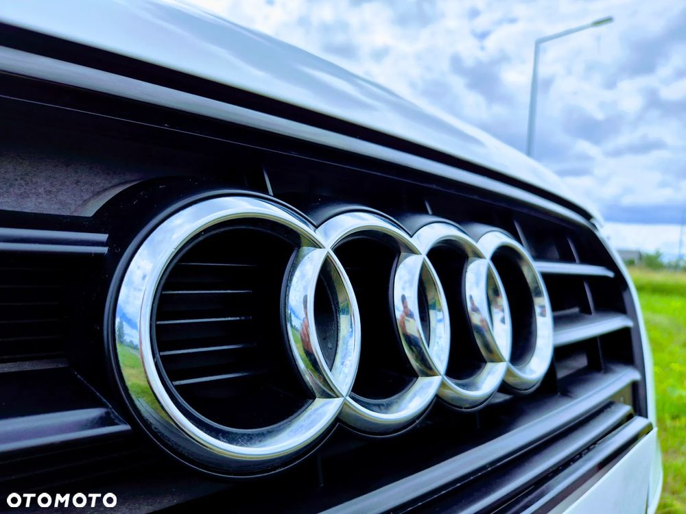 Audi A4 Avant 2.0 TDI DPF multitronic S line Sportpaket - 33
