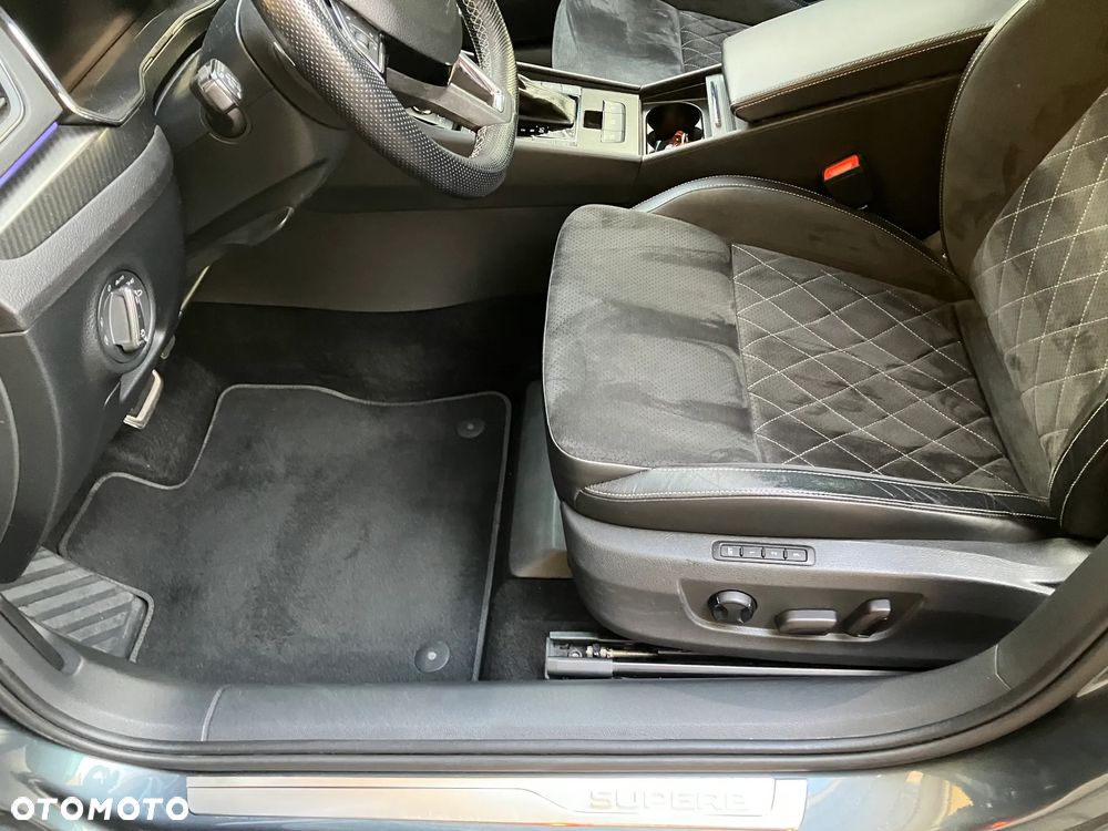 Skoda Superb 2.0 TDI SCR Sportline DSG - 10