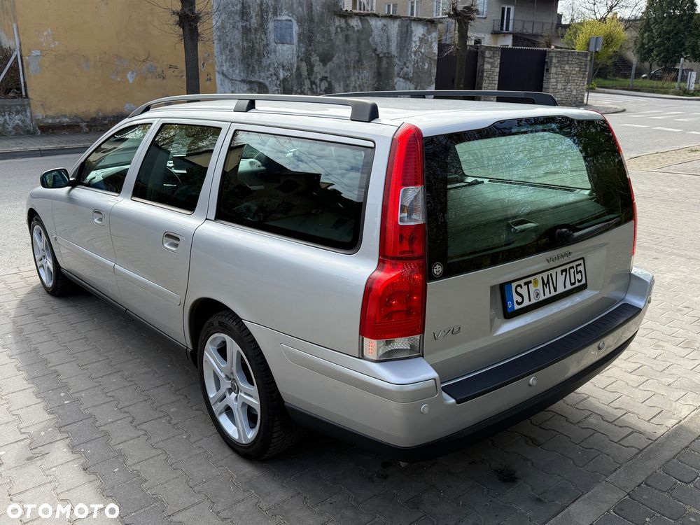 Volvo V70 2.4 Premium - 6