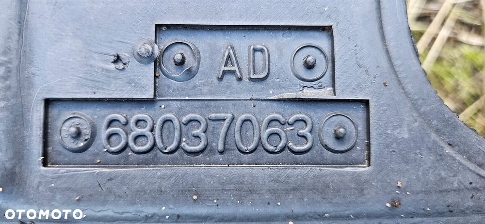 JEEP GRAND CHEROKEE WK2 LIFT SUMMIT OVERLAND Dolna osłona zderzaka Płyta pod zderzak 68037063AD 68037063AE Osłona podwozia Płyta dolna 68195943AA 68191341AA 68191341AB 68037062AE 68191341AB OSŁONY W STANIE BDB NIE POŁAMANE ORYGINAŁ - 5