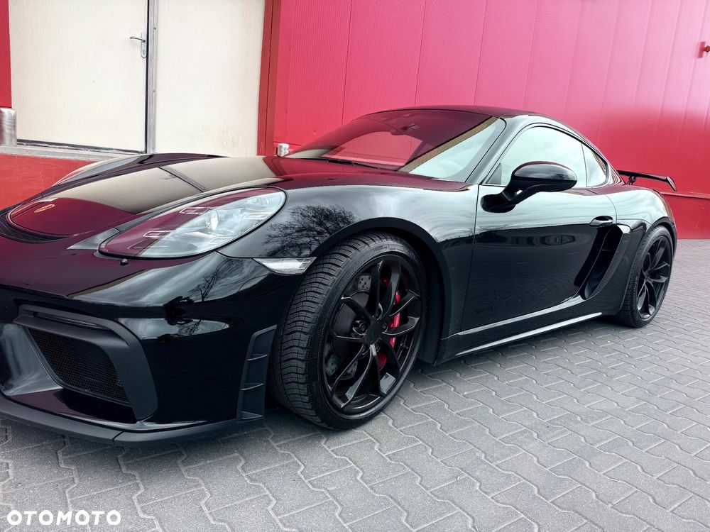 Porsche 718 Cayman - 23