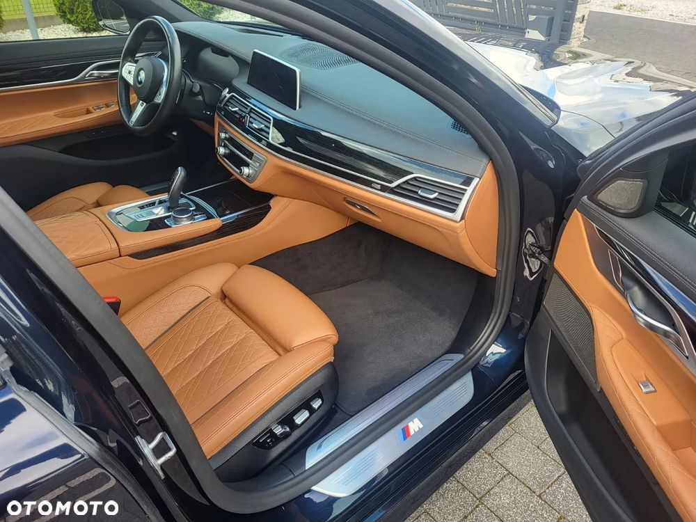 BMW Seria 7 750i xDrive - 10