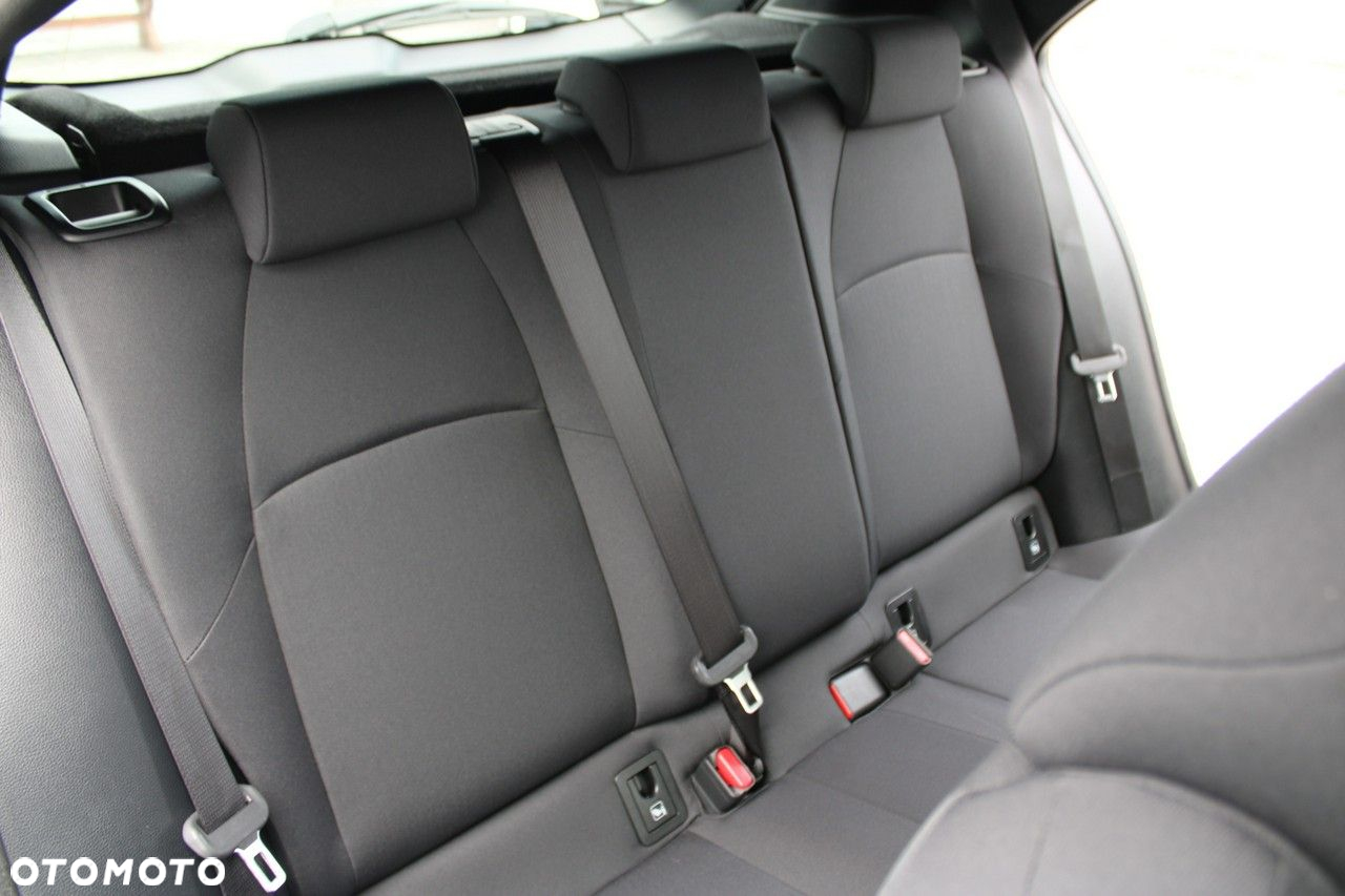 Toyota Corolla - 16