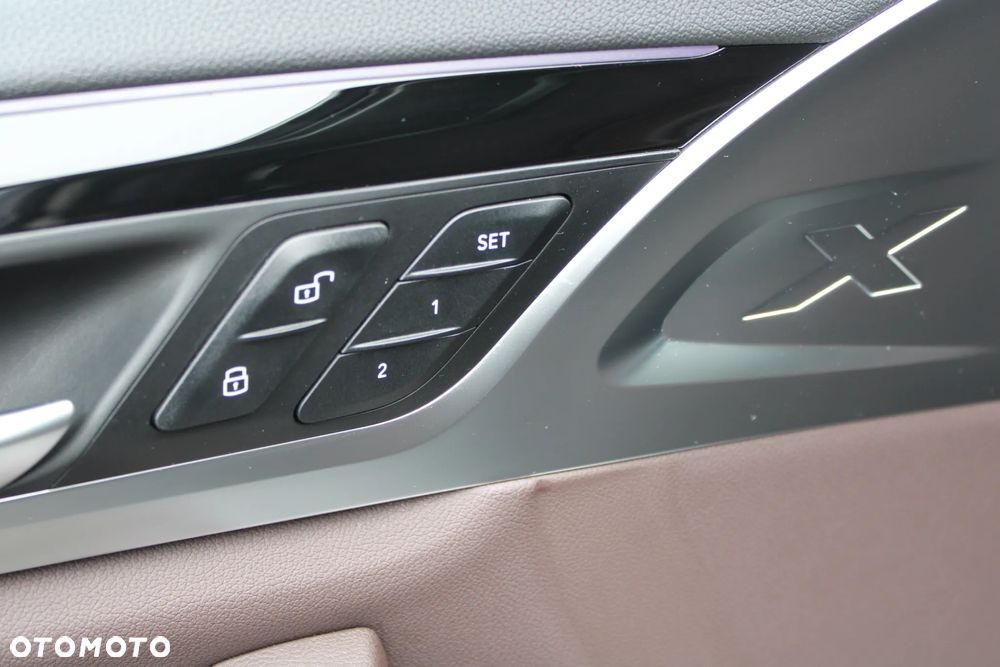 BMW iX3 - 15