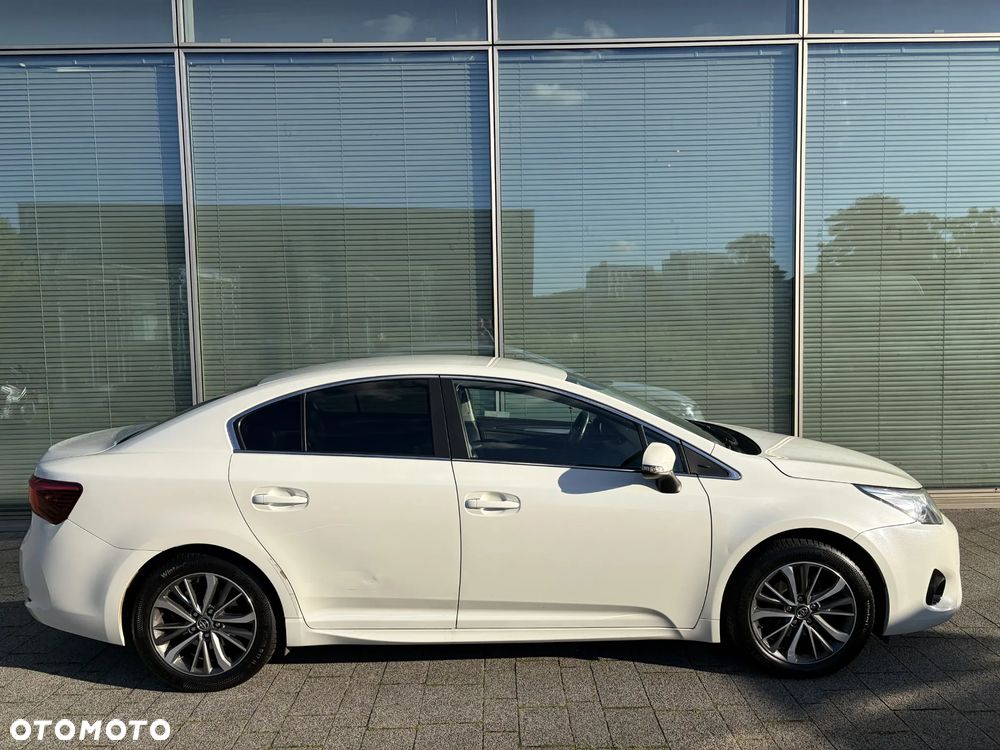 Toyota Avensis 1.8 Prestige MS - 6