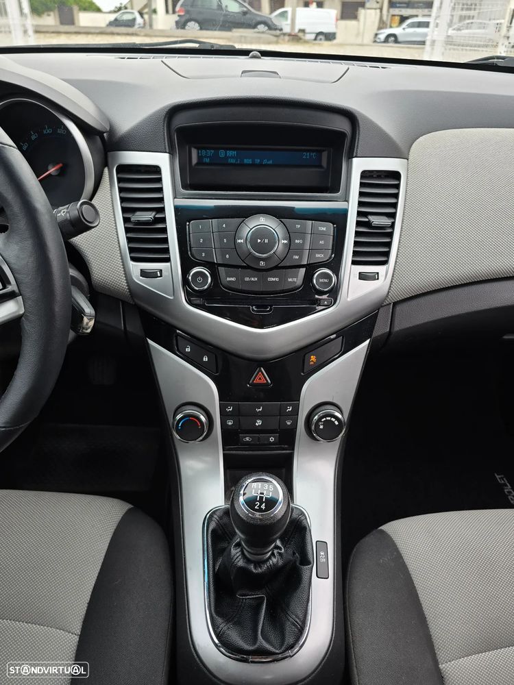 Chevrolet Cruze 1.6 LS - 13