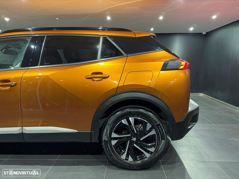 Peugeot 2008 1.2 PureTech Allure EAT8 - 5