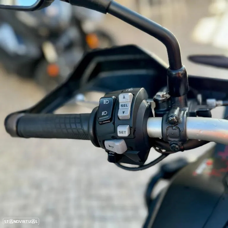 Honda Africa Twin CRF 1000 - 23