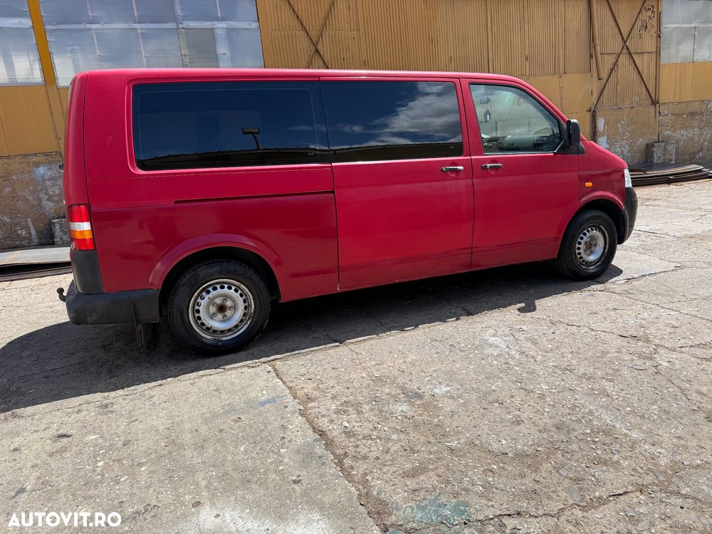 Volkswagen Transporter Caravelle Scurt (7 loc) - 4