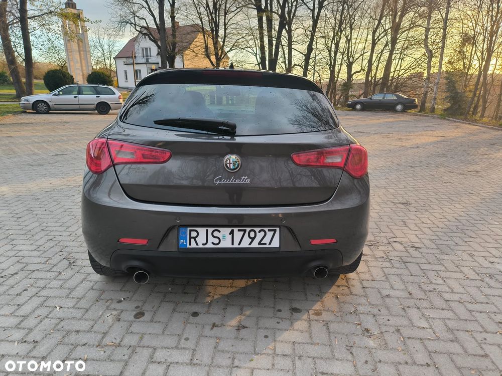 Alfa Romeo Giulietta 2.0 JTDM 16V - 18