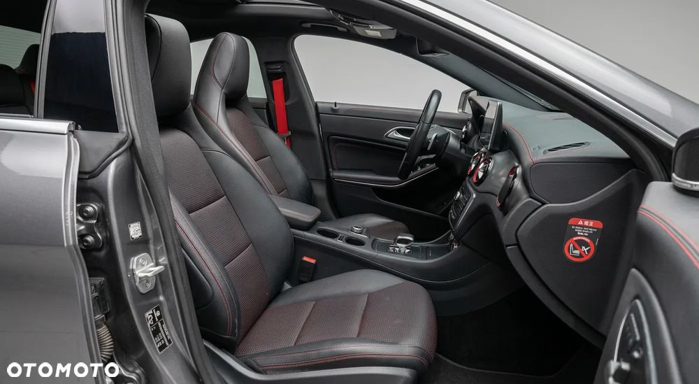 Mercedes-Benz CLA AMG 45 4-Matic - 6