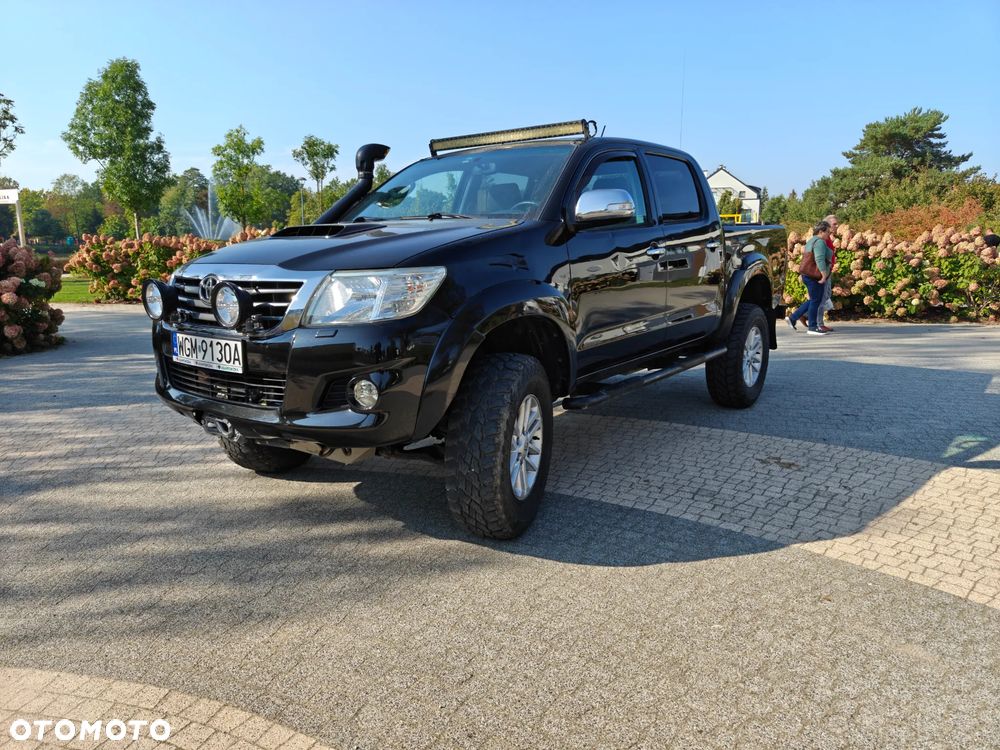 Toyota Hilux - 1