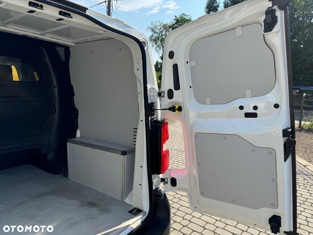 Opel Vivaro - 11