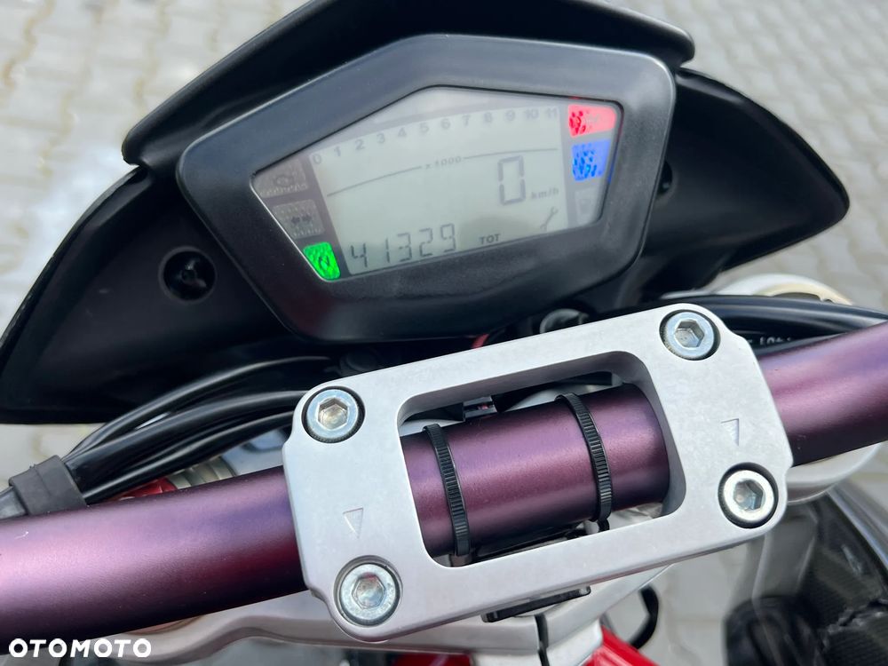 Ducati Hypermotard - 17