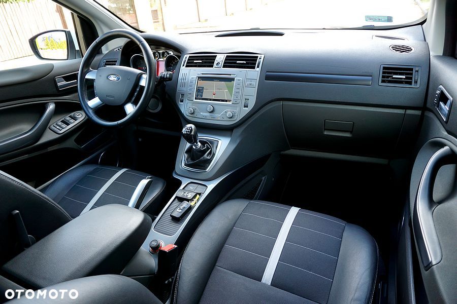 Ford Kuga 2.0 TDCi 4x4 Titanium - 26