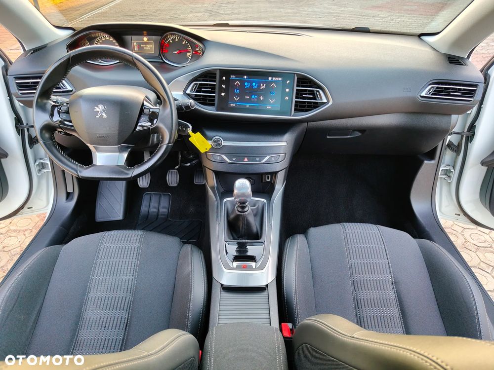 Peugeot 308 - 25