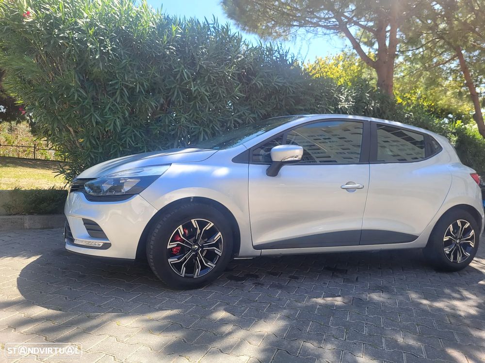 Renault Clio 1.2 16V Confort - 2