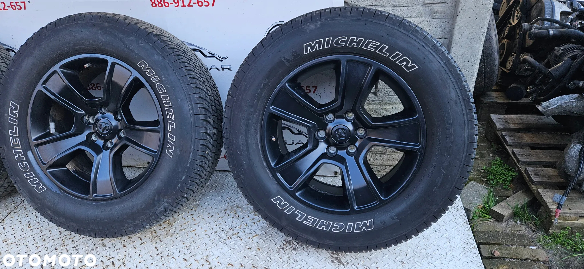 RAM 1500 V 5 2019-  Felgi aluminiowe Komplet felg Alufelgi 275/65/20 R20 20 Cali Felga 5YD55TRMAA 6x139.7 Opona bardzo ładna DOT 34/23 michelin - 15
