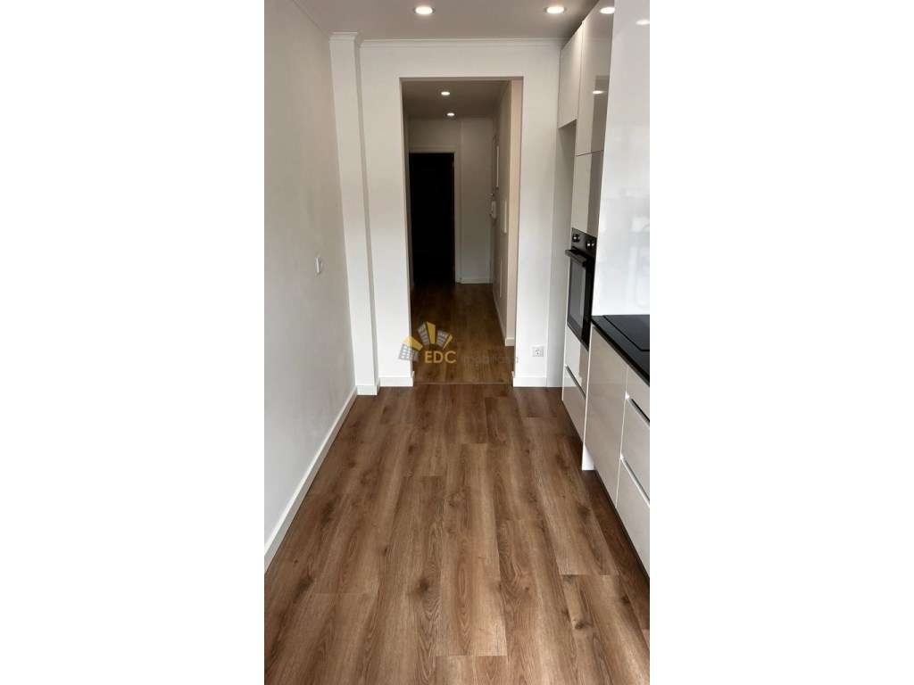 Apartamento T2 com suite e Remodelado | Localizado na Falagueira ( ... - Grande imagem: 4/22